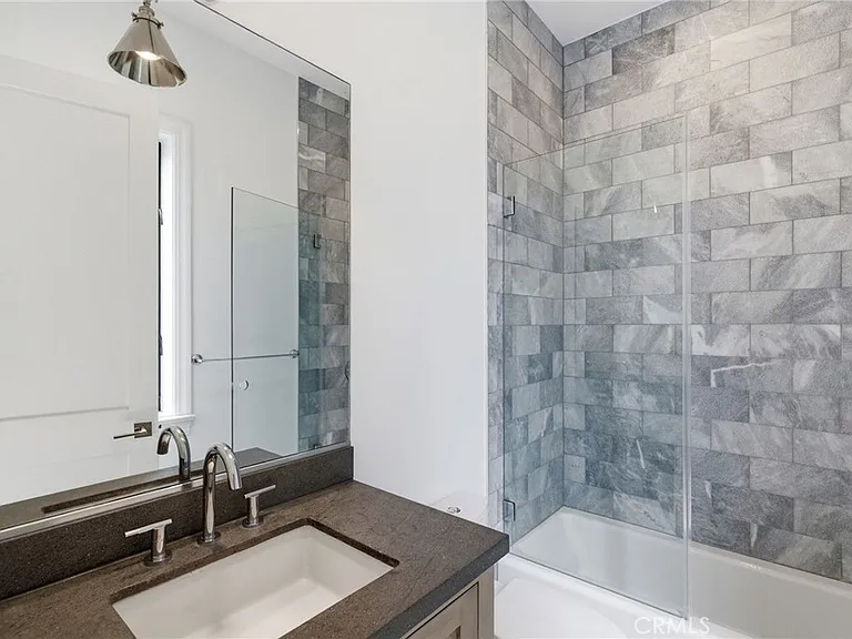 1405 Oak Ave — Photo 11