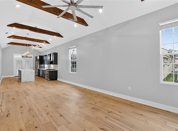 4th image of 1119 Bartholomew St