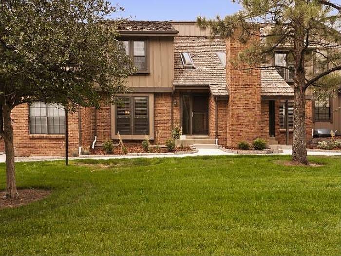 7726 E Phillips Circle