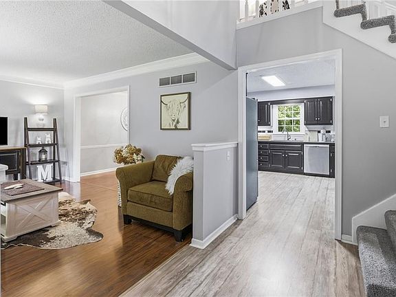 5th image of 14624 W 83rd Ter