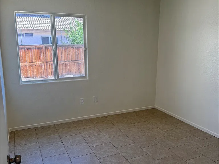 18795 Dogwood Ct — Photo 12