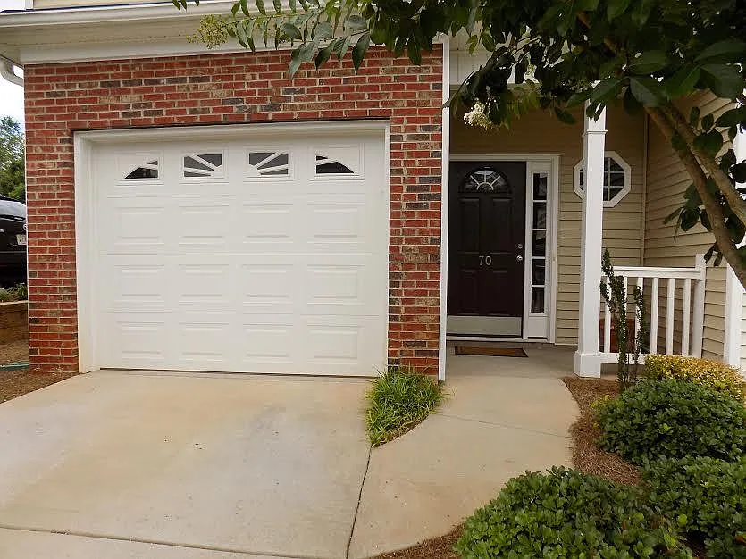 Building Photo - 70 Bay Springs Dr