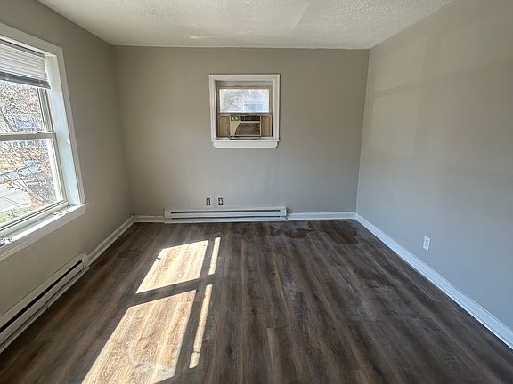 4th image of 410 W 28th St #3