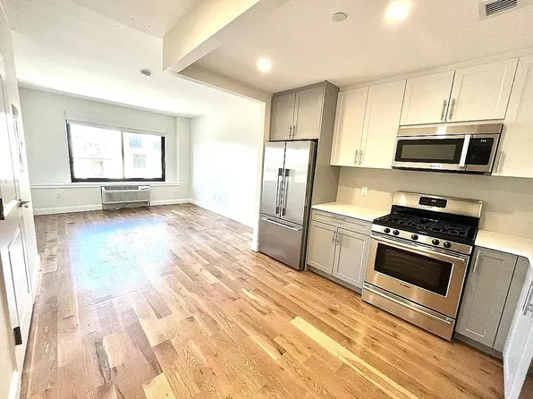 490 Myrtle Ave, Brooklyn, NY