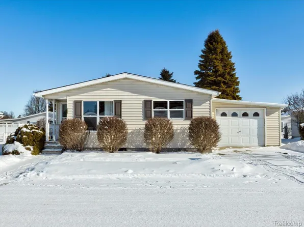 4333 24th Ave, Fort Gratiot, MI 48059