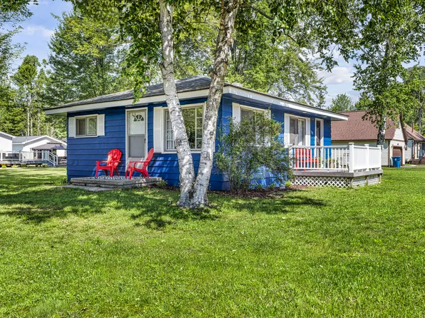 508 Shore View Dr, Houghton Lake, MI 48629