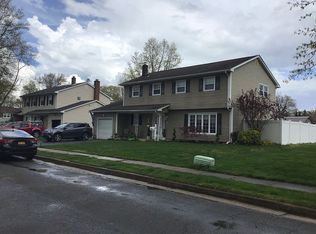 4 Rochelle Dr, Hazlet, NJ 07730