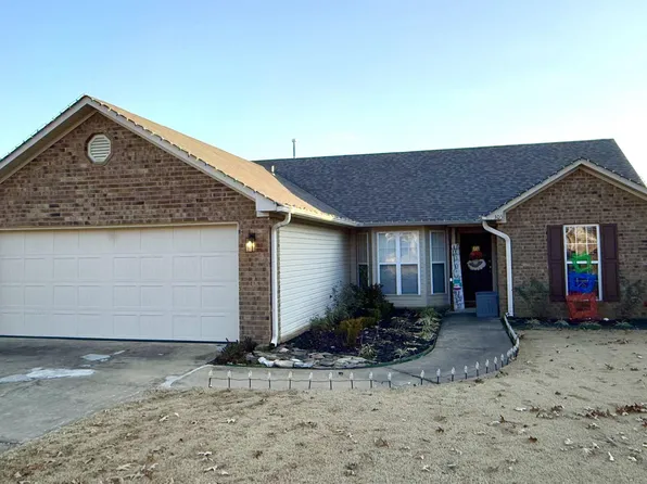 305 Savannah Dr, Jonesboro, AR 72404