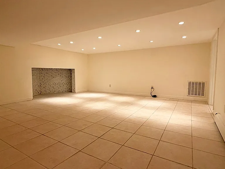 37 Stephen Pl — Photo 31