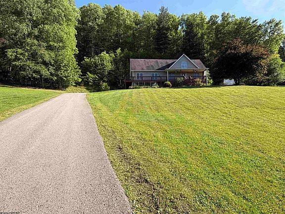 2nd image of 611 Hart Ranch Rd