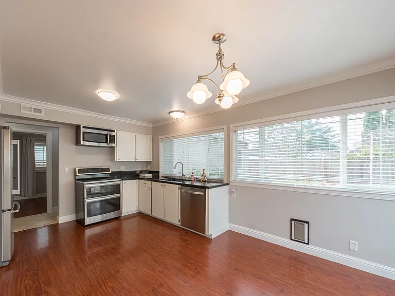 6117 Lean Ave — Photo 5