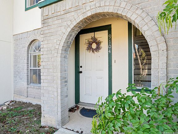 3rd image of 4949 Hamilton Wolfe Rd #9104