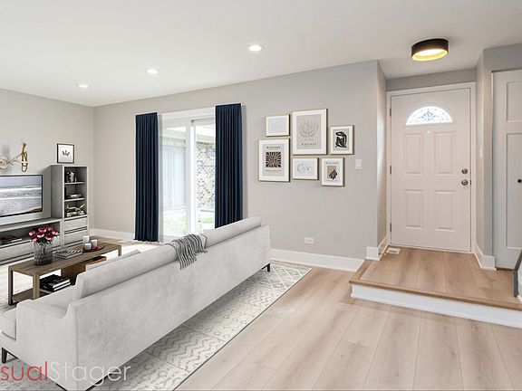 2nd image of 7830 Woodward Ave Unit 7830