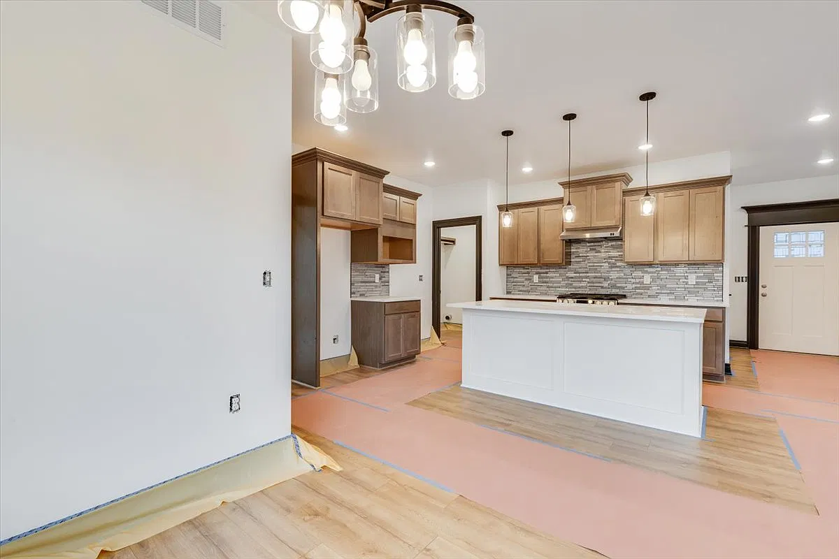 425 South Stoney Creek Street - 1 — Photo 4