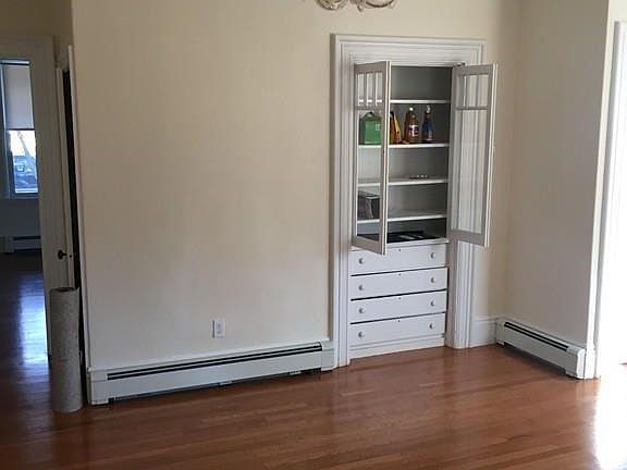 5th image of 108 Cottage St #1