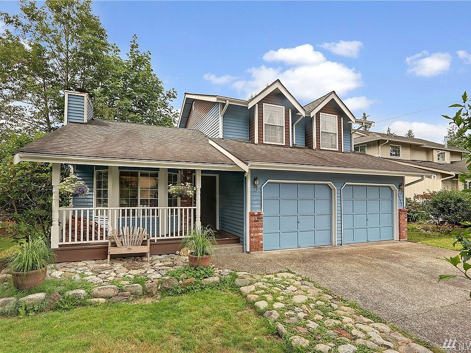 Welcome Home to this lovely home in Cherokee Bay. So much curb appeal with the newer exterior paint, newer roof, cozy front porc