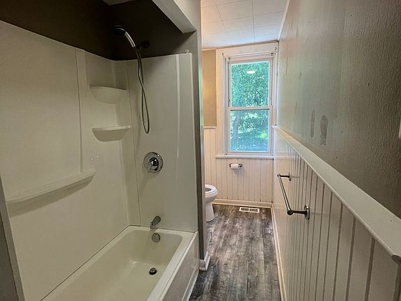 4th image of 266-268 Saint Clair St