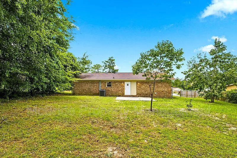 3 bed, 2.0 bath, 1297 sqft, $1,650 — Photo 4