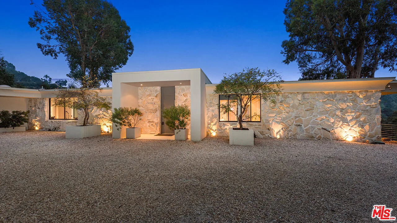 5 bed, 5.0 bath, 3571 sqft, $55,000 — Photo 4