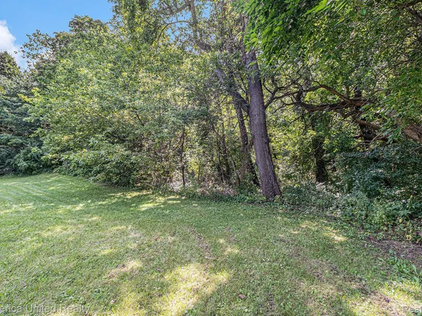 2096 Hunter Rd, Brighton, MI 48114