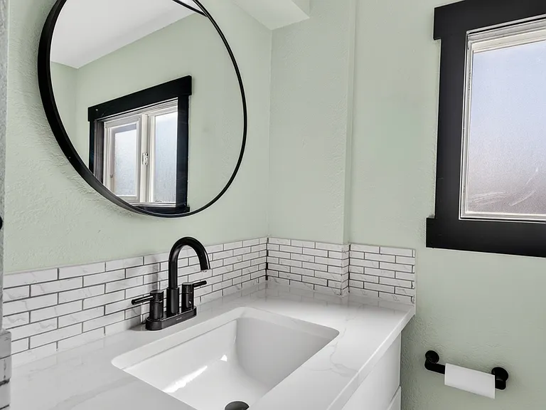 810 Smith Ave — Photo 8