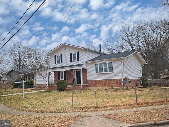 3rd image of 8912 Keewatin Rd