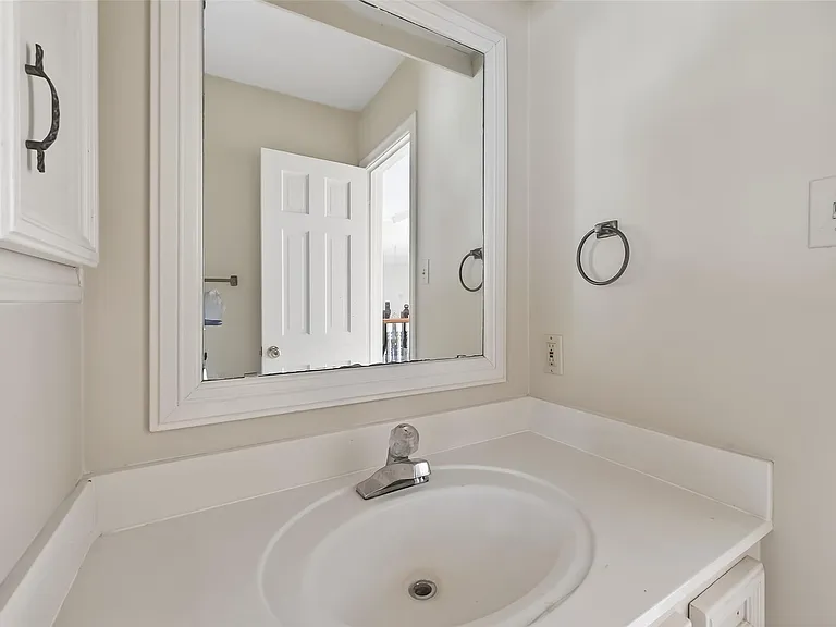 11302 Hylander Dr — Photo 33