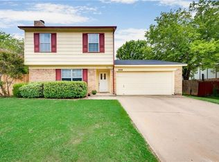 5908 Cameron Dr, Arlington, TX 76017
