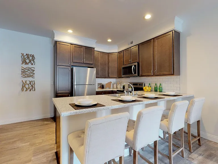 1001 Russell Blvd — Photo 7