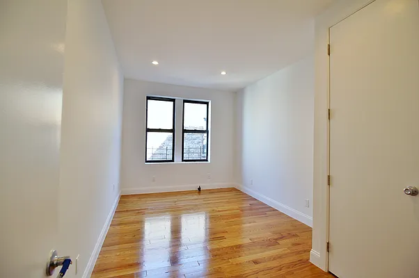 Rented by Julianna Realty Corp | media 36