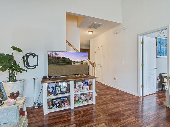 5th image of 156 Black River Dr
