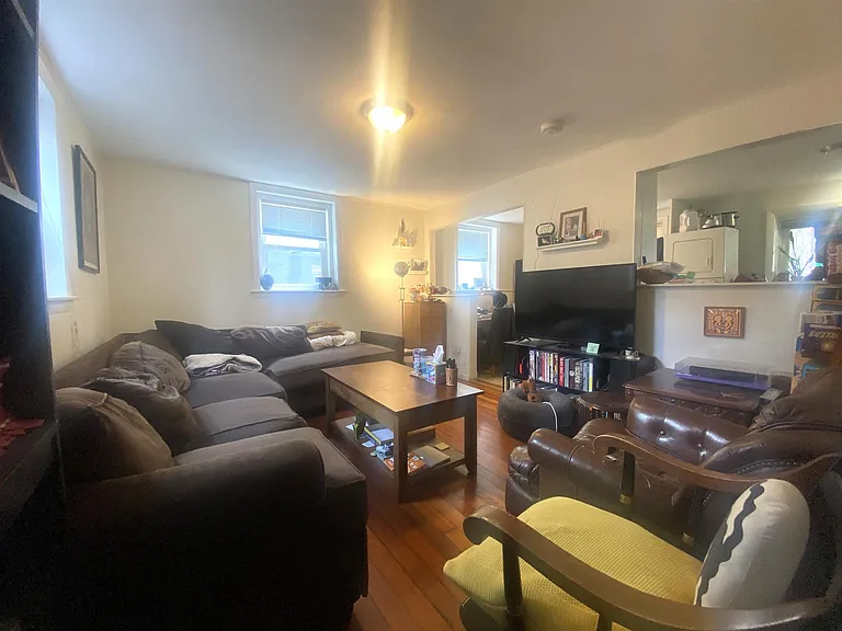 42 Lincoln St #2 — Photo 2