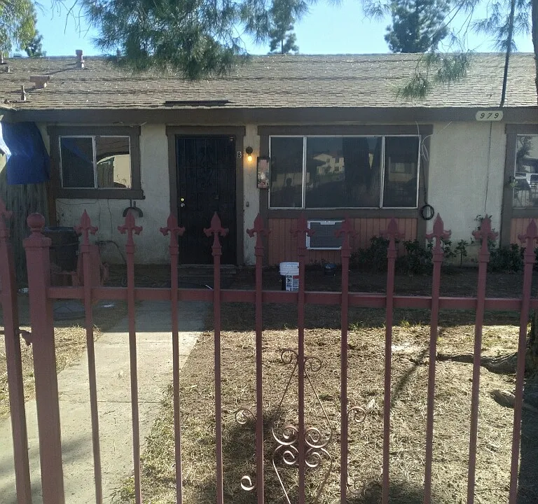 979 W Lorraine Pl #B