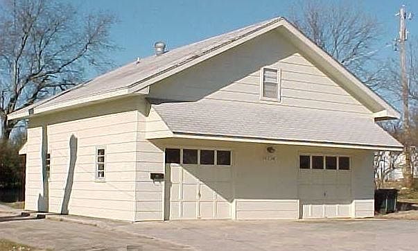2nd image of 120 E Vinita Ave