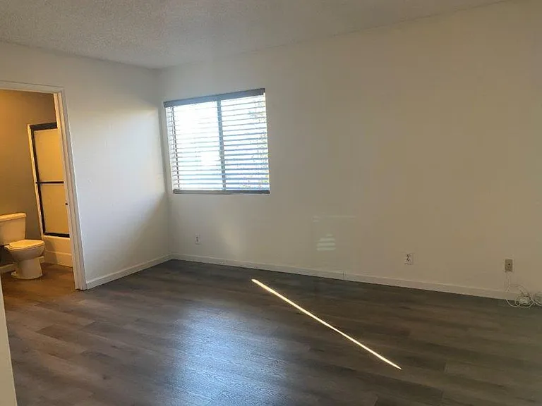 Three Gardens, 14133 Sylvan St. — Photo 9
