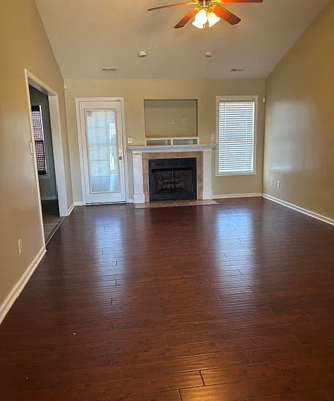 1422 Mingary Ave — Photo 3