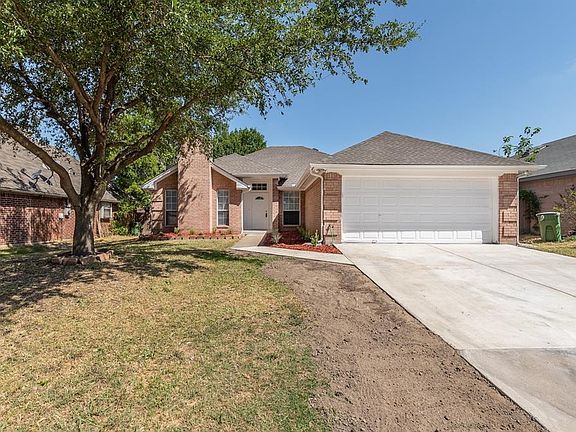2nd image of 821 Ackers Dr
