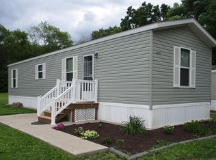 11028 N Hillside Rd, Edgerton, WI 53534