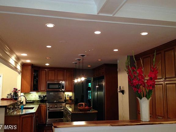 5th image of 11019 Highridge St