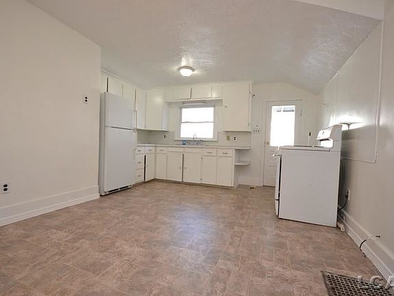 4th image of 120 Bent Oak Ave
