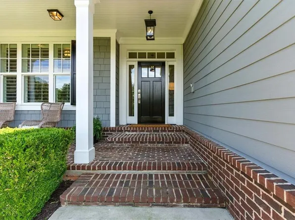 6411 Winter Harbor Dr, Flowery Branch, GA 30542