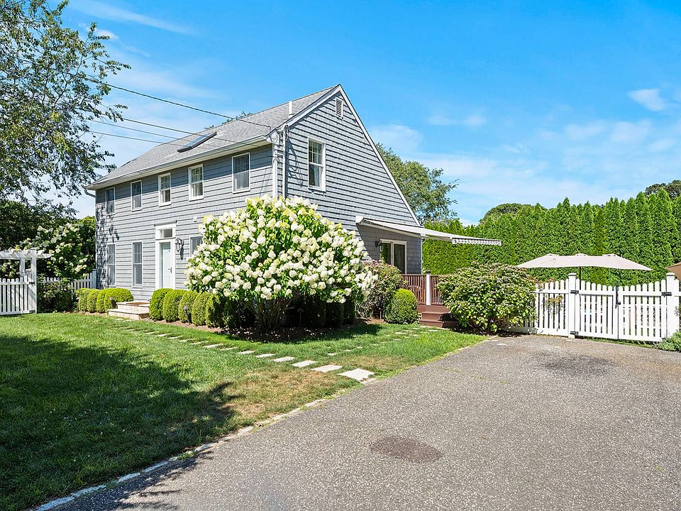 1st image of 28 Windermere Dr