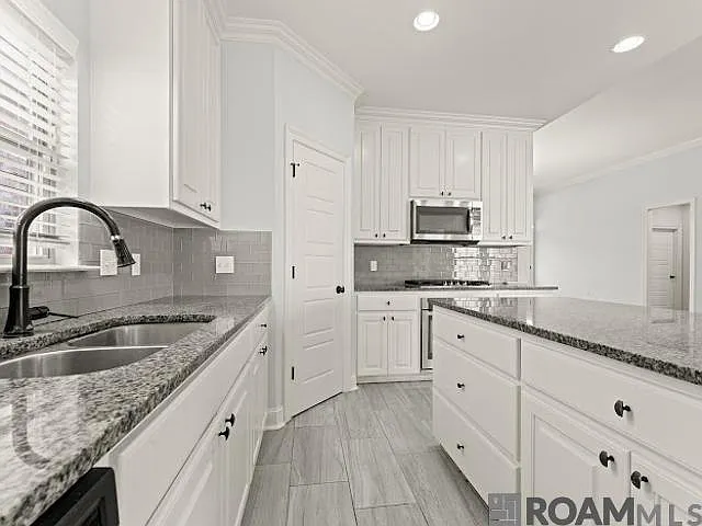 Building Photo - 10365 Fountain Ln