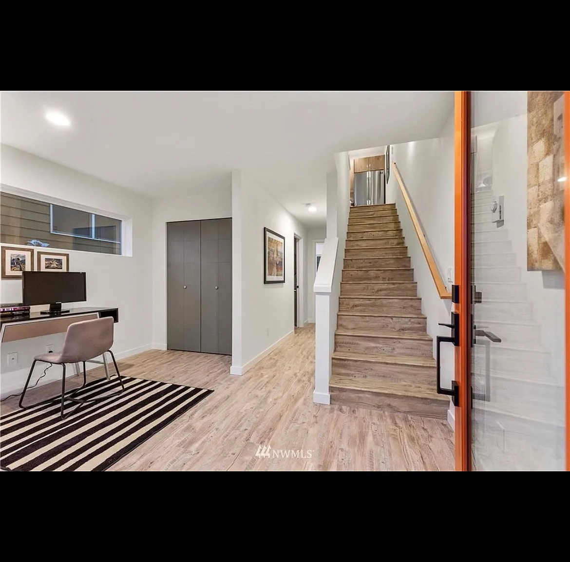 3 bed, 1720 sqft, $3,450 — Photo 2