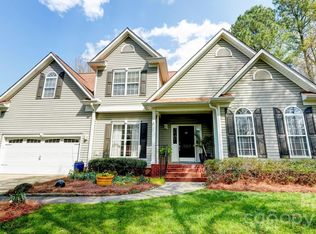 10207 Rougemont Ln, Charlotte, NC