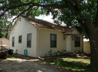 304 Walnut St, Wamego, KS 66547