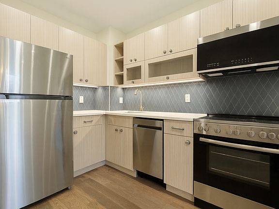 2nd image of 524 W 134th St #C4a