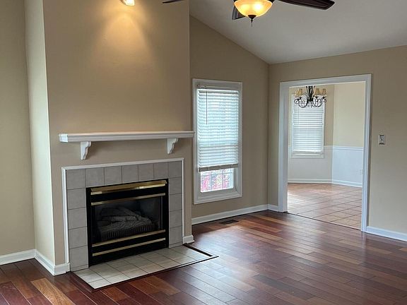 4th image of 580 Bayberry Ln