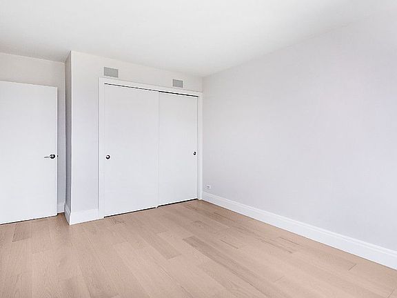 5th image of 120 W 97th St APT 8L