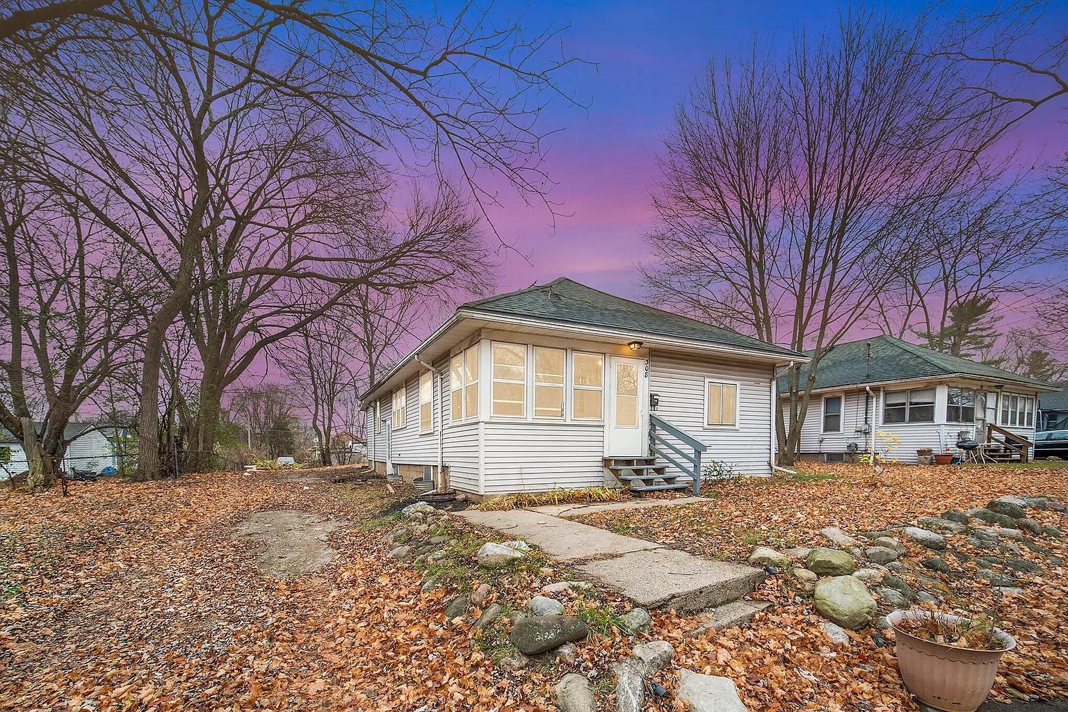 308 E Robinson St photo 1